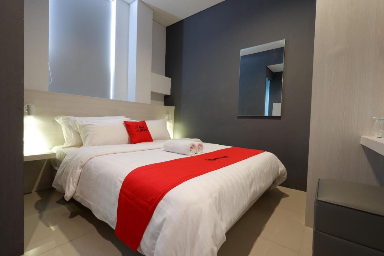 Reddoorz Plus Near Ciputra Mall Simpang Lima Семаранг Экстерьер фото