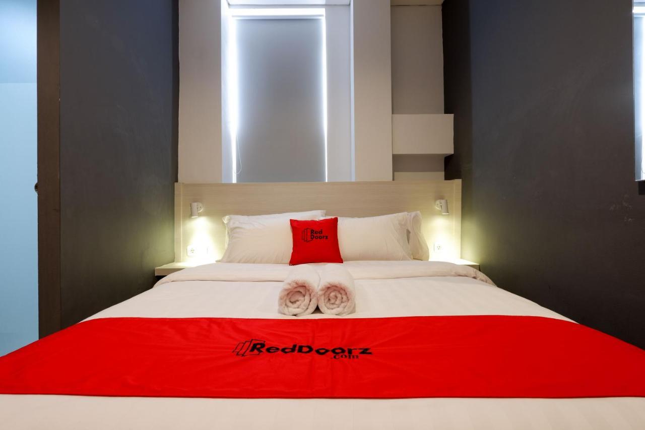 Reddoorz Plus Near Ciputra Mall Simpang Lima Семаранг Экстерьер фото