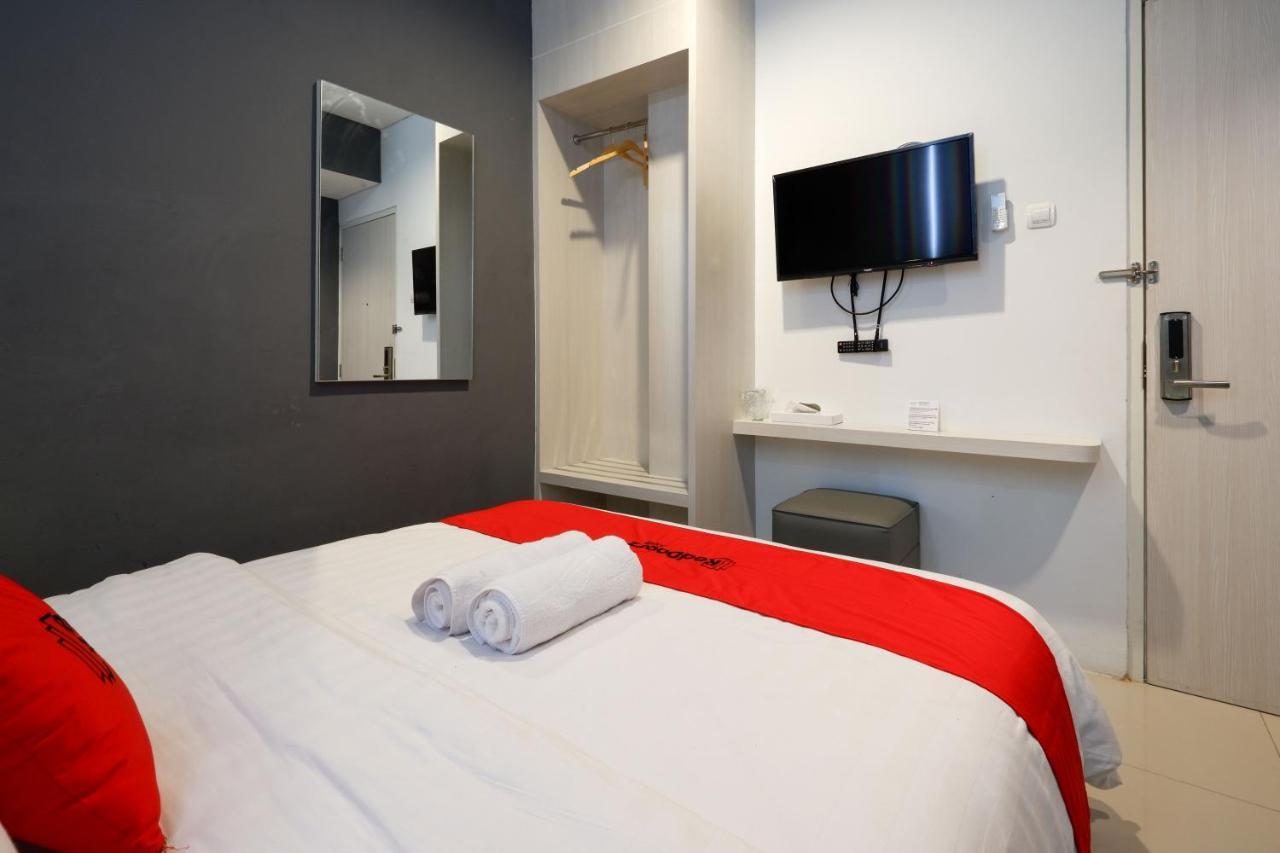 Reddoorz Plus Near Ciputra Mall Simpang Lima Семаранг Экстерьер фото