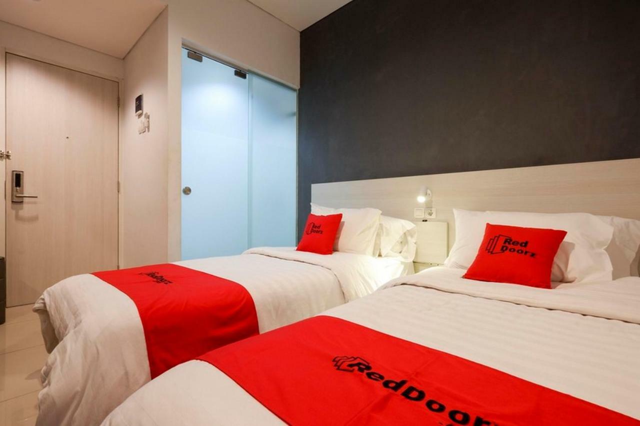 Reddoorz Plus Near Ciputra Mall Simpang Lima Семаранг Экстерьер фото