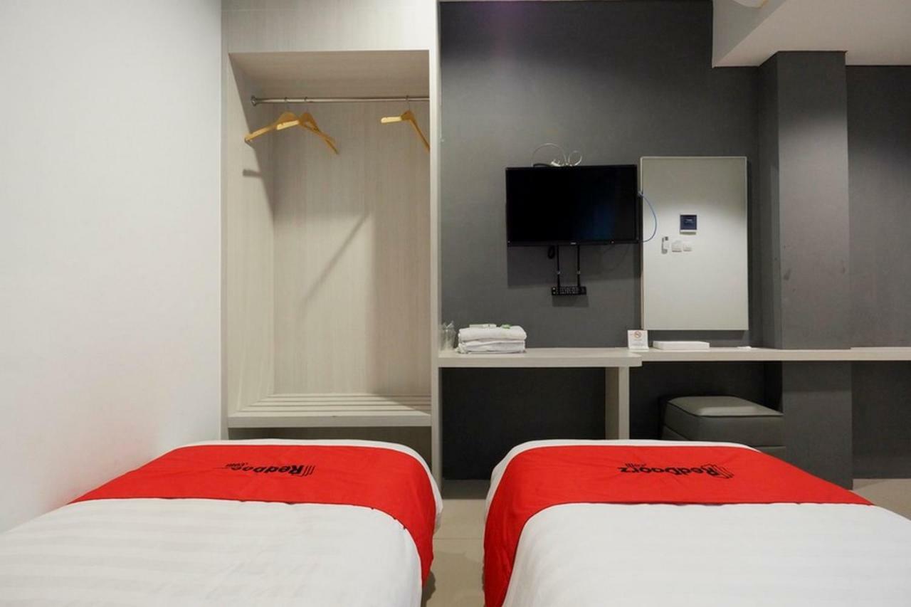 Reddoorz Plus Near Ciputra Mall Simpang Lima Семаранг Экстерьер фото