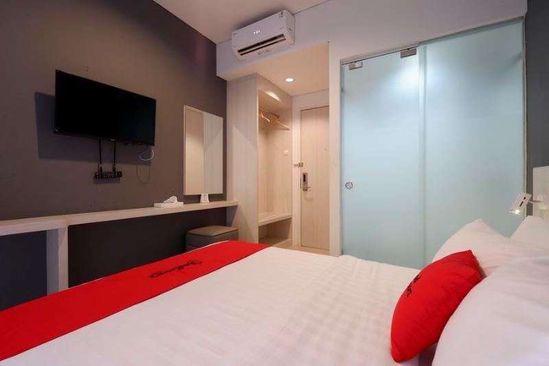 Reddoorz Plus Near Ciputra Mall Simpang Lima Семаранг Экстерьер фото